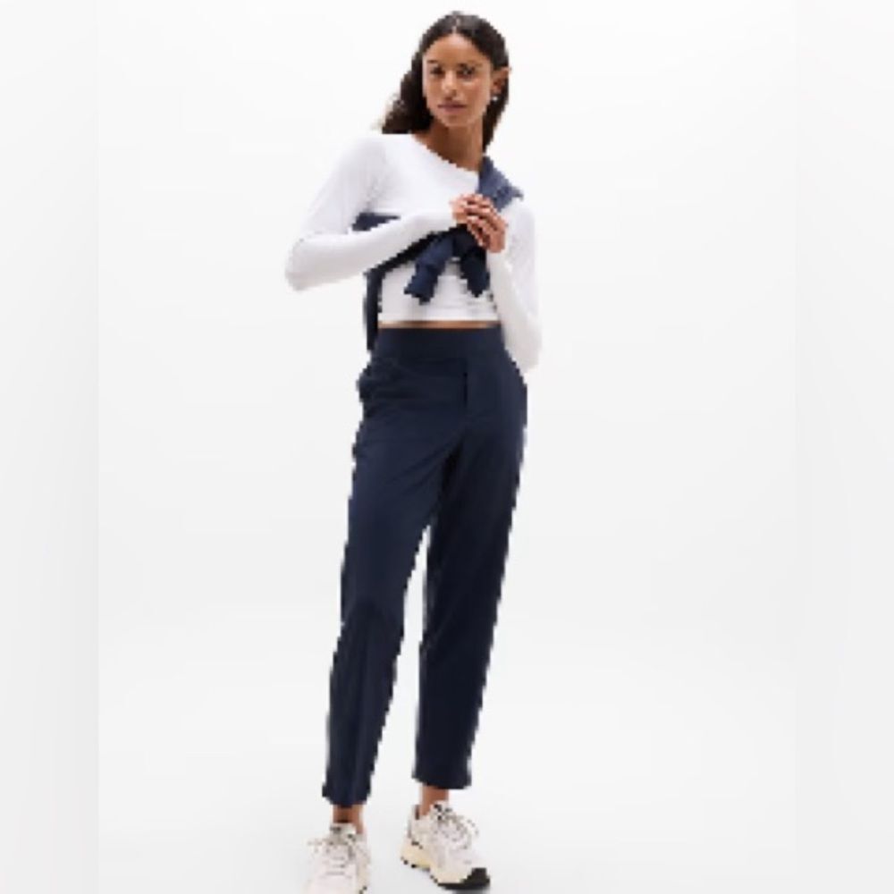 Athletes Navy Brooklyn Mid Rise Ankle Pant Size 6